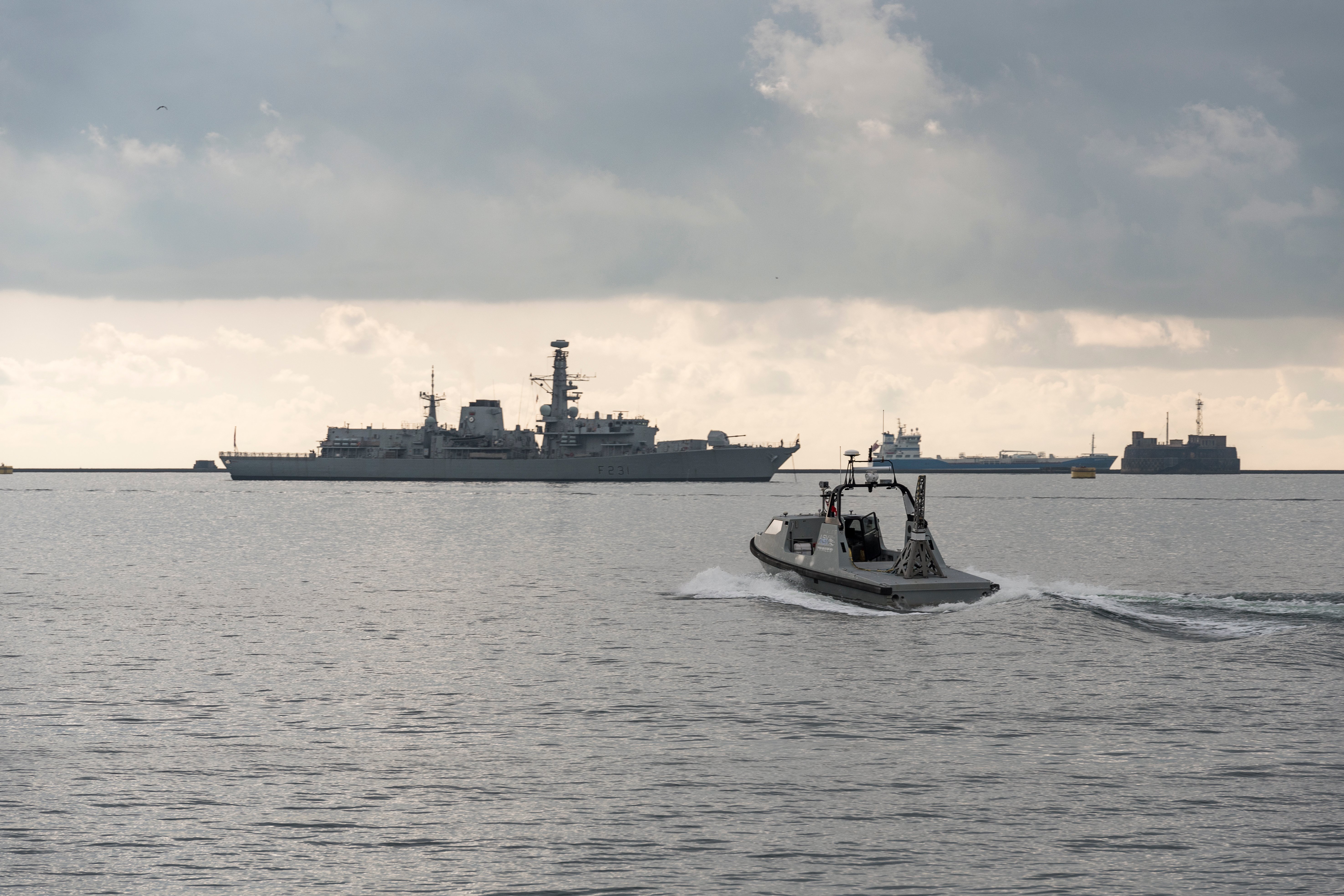 Waterproof linear actuators for marine applications